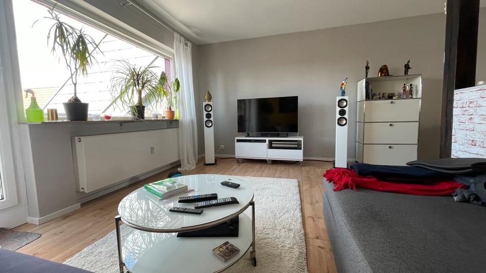 Dachgeschoßwohnung Wolfschlugen - 2 Zimmer, 65 m&sup2;, 1.100&euro; | Angebot:25170897