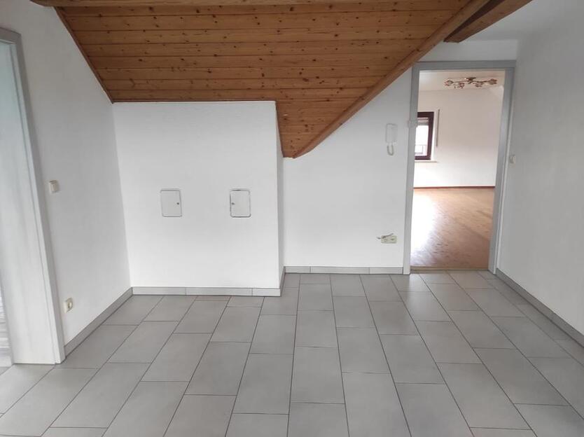 Schöne helle Dachgeschoßwohnung