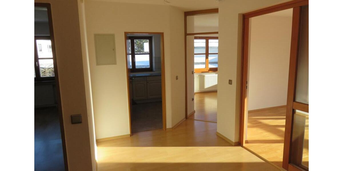 Lichtdurchflutete 3-Zimmerwohnung zu vermieten 3 zimmer