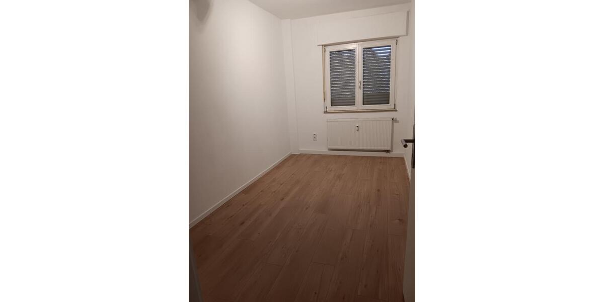Etagenwohnung Goldbach - 3.5 Zimmer, 89 m&sup2;, 900&euro; | Angebot:25416856