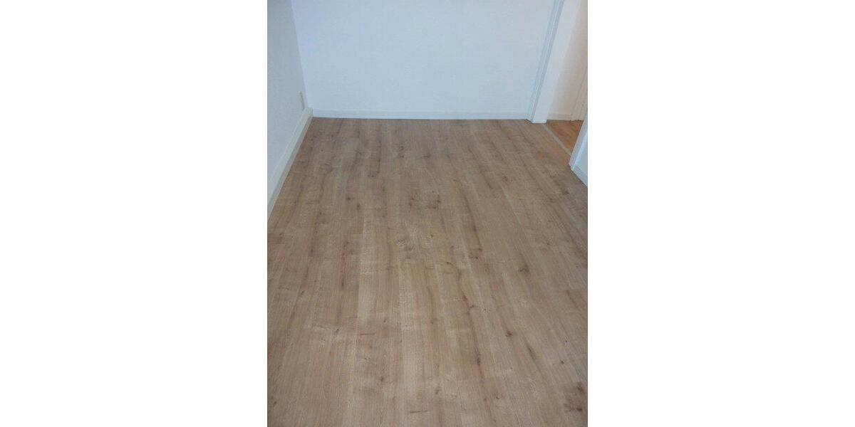 Etagenwohnung Hartha - 2 Zimmer, 55 m&sup2;, 302&euro; | Angebot:26124005