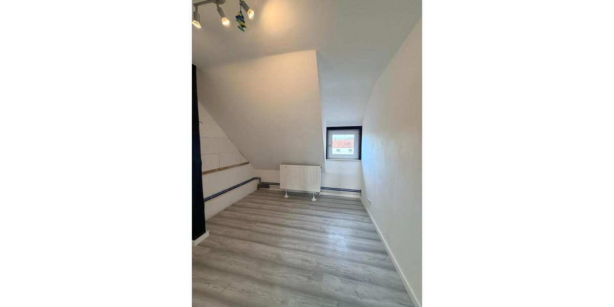 Dachgeschoßwohnung Hameln Kernstadt - 3 Zimmer, 76 m&sup2;, 650&euro; | Angebot:26042350