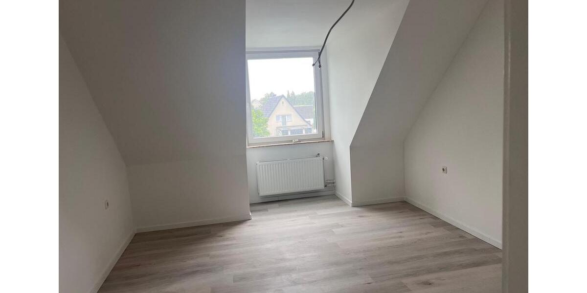 Dachgeschoßwohnung Bremerhaven Wulsdorf - 2.5 Zimmer, 54 m&sup2;, 490&euro; | Angebot:25633322