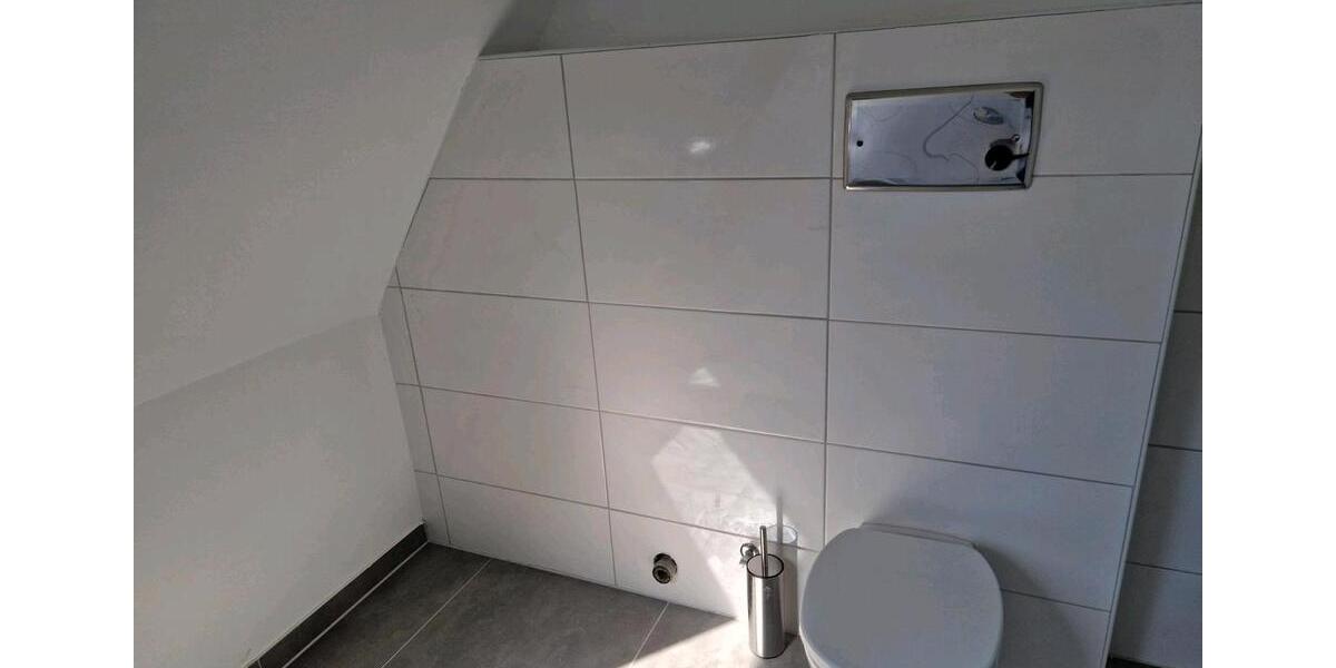 Dachgeschoßwohnung Wesel - 2 Zimmer, 65 m&sup2;, 780&euro; | Angebot:26362635