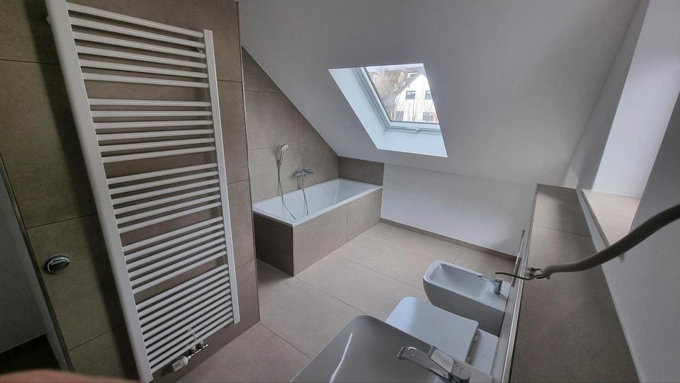 Dachgeschoßwohnung Schlüchtern - 3 Zimmer, 86 m&sup2;, 1.210&euro; | Angebot:24685586