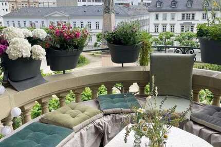 Wohnung zum Mieten in Wiesbaden 2.160 € 110 m² 4 zimmer