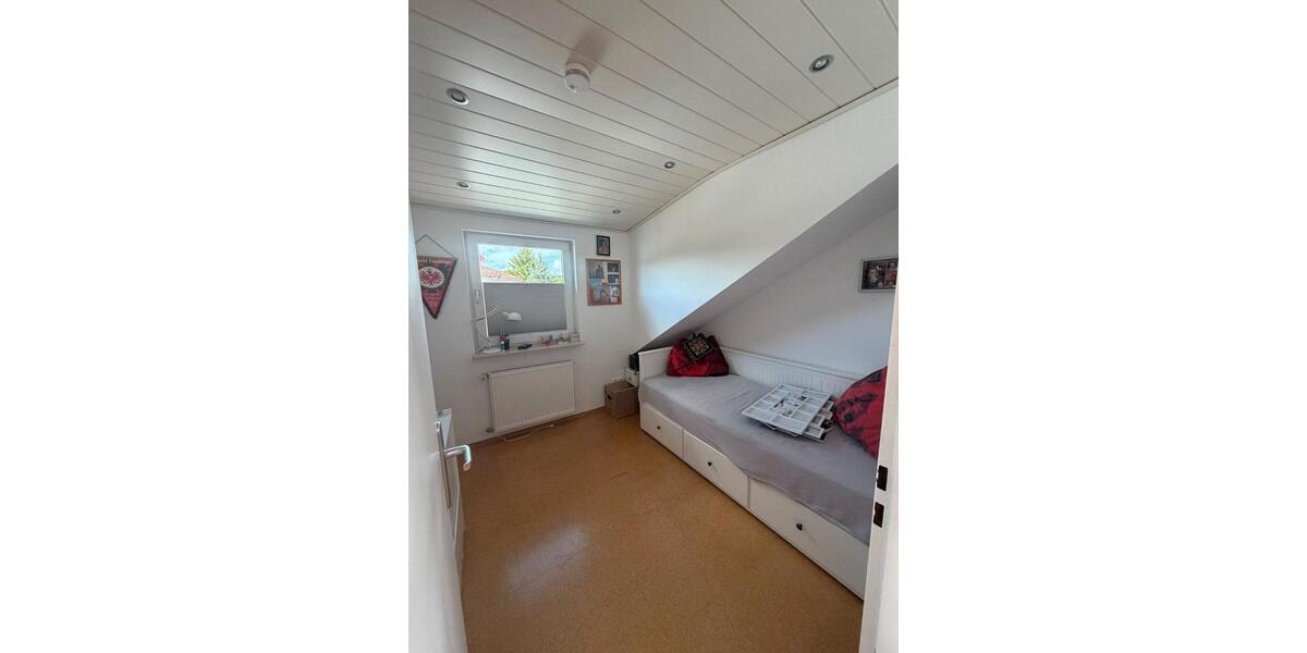 Dachgeschoßwohnung Kelkheim (Taunus) - 3 Zimmer, 60 m&sup2;, 500&euro; | Angebot:26623510