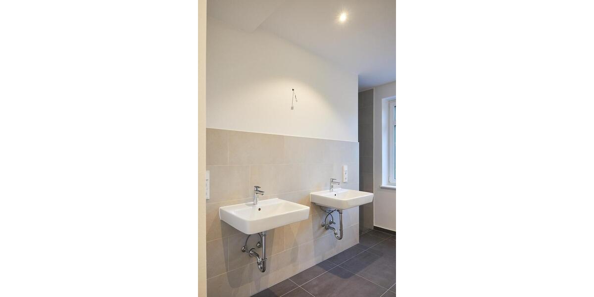 Erdgeschoßwohnung Falkensee - 4 Zimmer, 123 m&sup2;, 2.275&euro; | Angebot:23983167