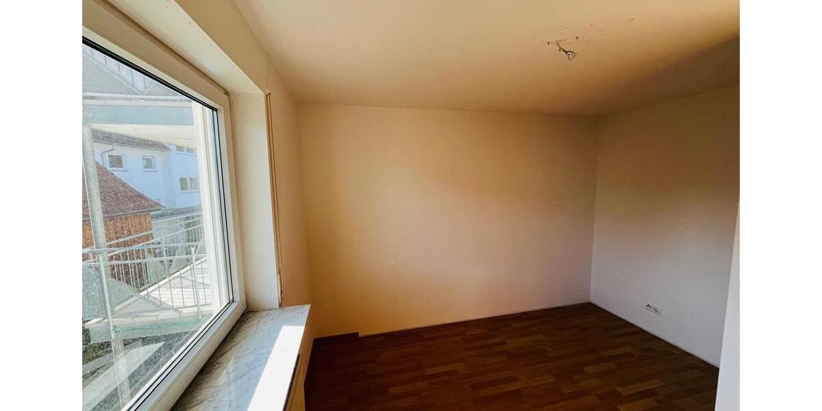 Etagenwohnung Bissingen an der Teck - 4 Zimmer, 99 m&sup2;, 1.060&euro; | Angebot:24817765