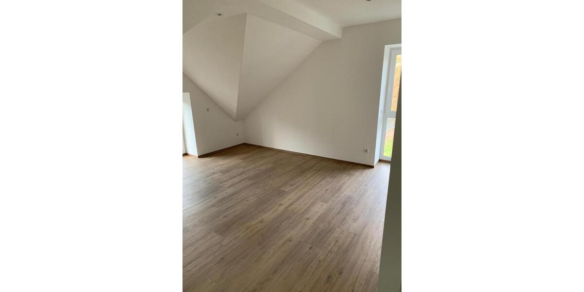 Dachgeschoßwohnung Gummersbach Berstig Süd - 4 Zimmer, 78 m&sup2;, 860&euro; | Angebot:26686425