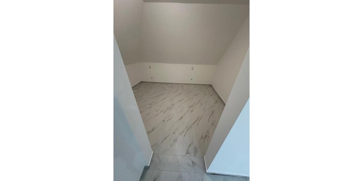 Dachgeschoßwohnung Dillingen (Saar) - 3 Zimmer, 73 m&sup2;, 700&euro; | Angebot:26295591