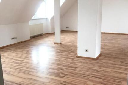 geräumige 3 RWhg. EBK, Laminat, Balkon, Stellplatz 3 zimmer