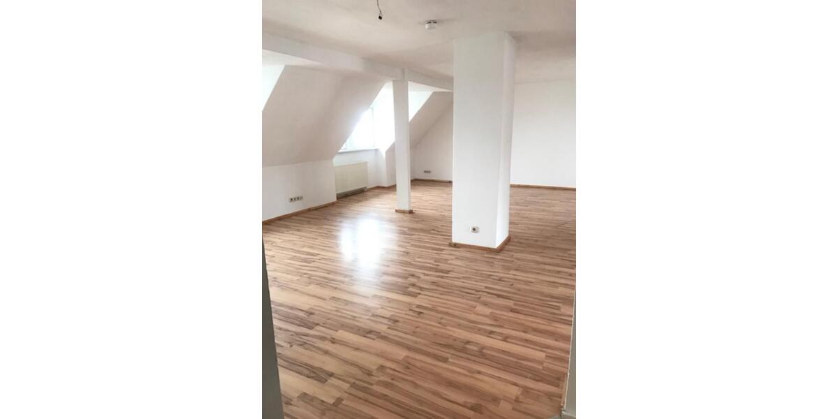 geräumige 3 RWhg. EBK, Laminat, Balkon, Stellplatz 3 zimmer