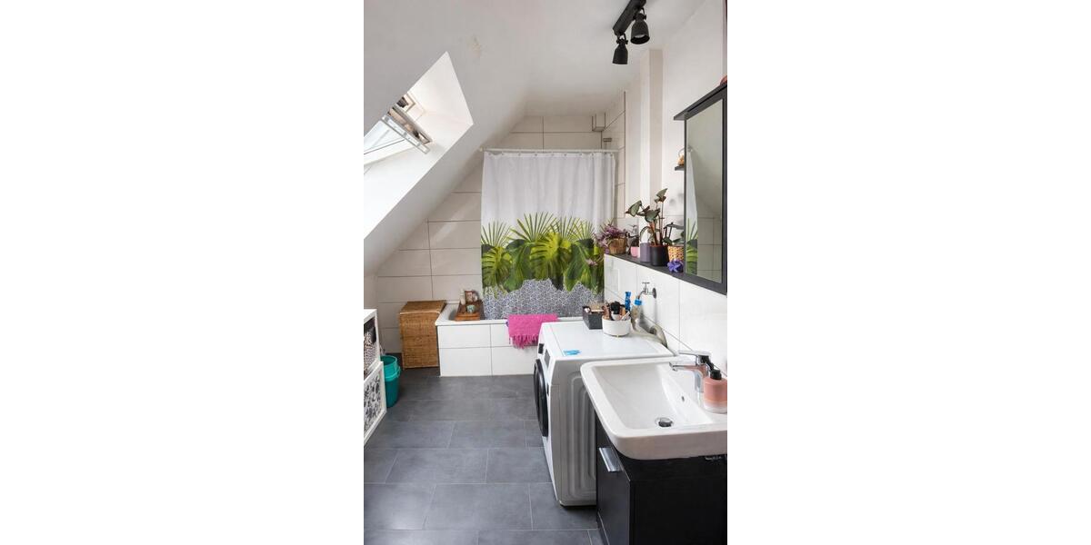 Dachgeschoßwohnung Hannover Vahrenwald-List - 2 Zimmer, 67 m&sup2;, 649&euro; | Angebot:26044853