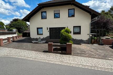 Helle 4ZKB Wohnung mit Balkon, Carport & Stellplatz 4 zimmer