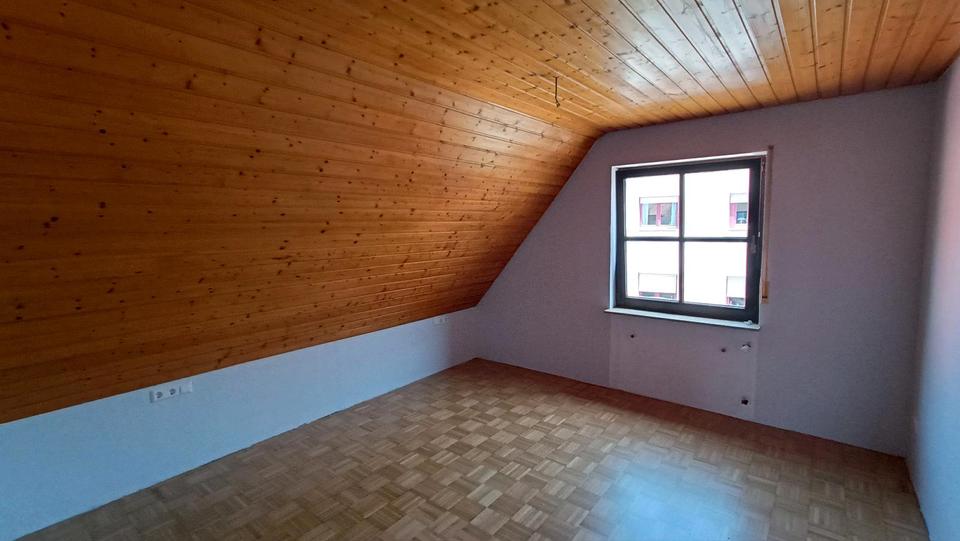 Dachgeschoßwohnung Weikersheim - 3 Zimmer, 67 m&sup2;, 500&euro; | Angebot:26699163