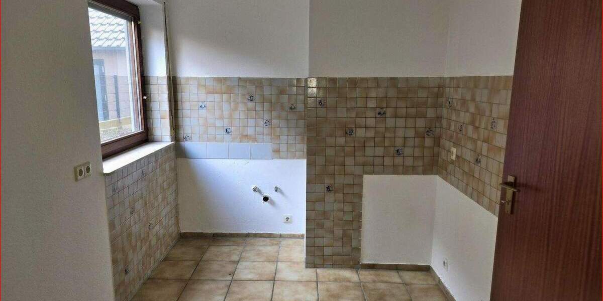 Etagenwohnung Pforzheim Südoststadt - 1 Zimmer, 85 m&sup2;, 850&euro; | Angebot:24543080