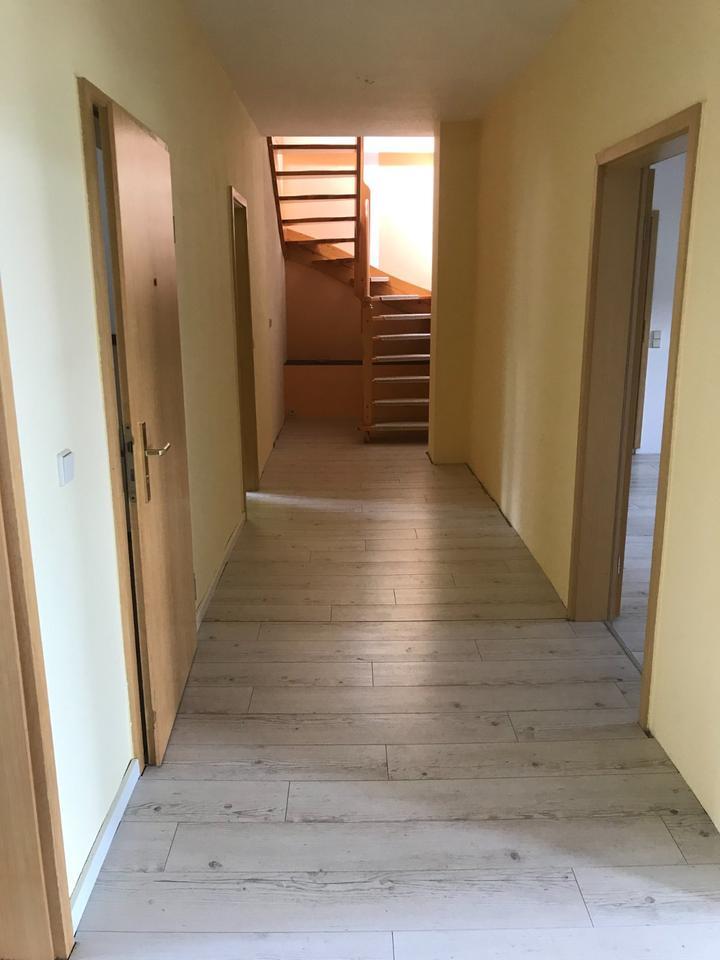 FamilienWohnung (4-Zimmer, Frankenberg Scheffelstr), neue Dusche
