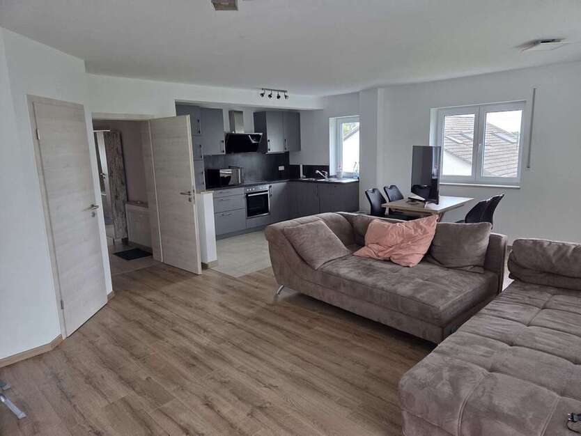 Wohnung zum Mieten in Karlskron 690 € 76 m²