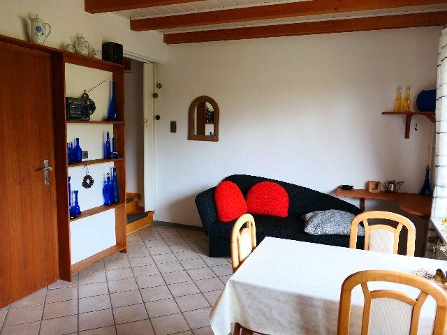 Sehr dörfliche 1993 neu erstellte 2-Zi-Maisonette-Wohnung mit Einbauküche, Loggia und Carport! 2 zimmer