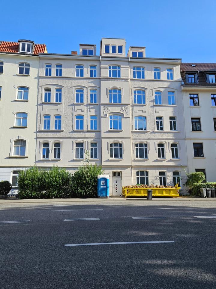 Schöne sanierte ZweiZimmeraltbauWohnung auch WG geeignet