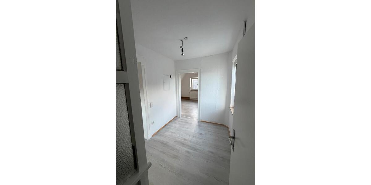 Dachgeschoßwohnung Siegen - 3 Zimmer, 55 m&sup2;, 600&euro; | Angebot:27627093
