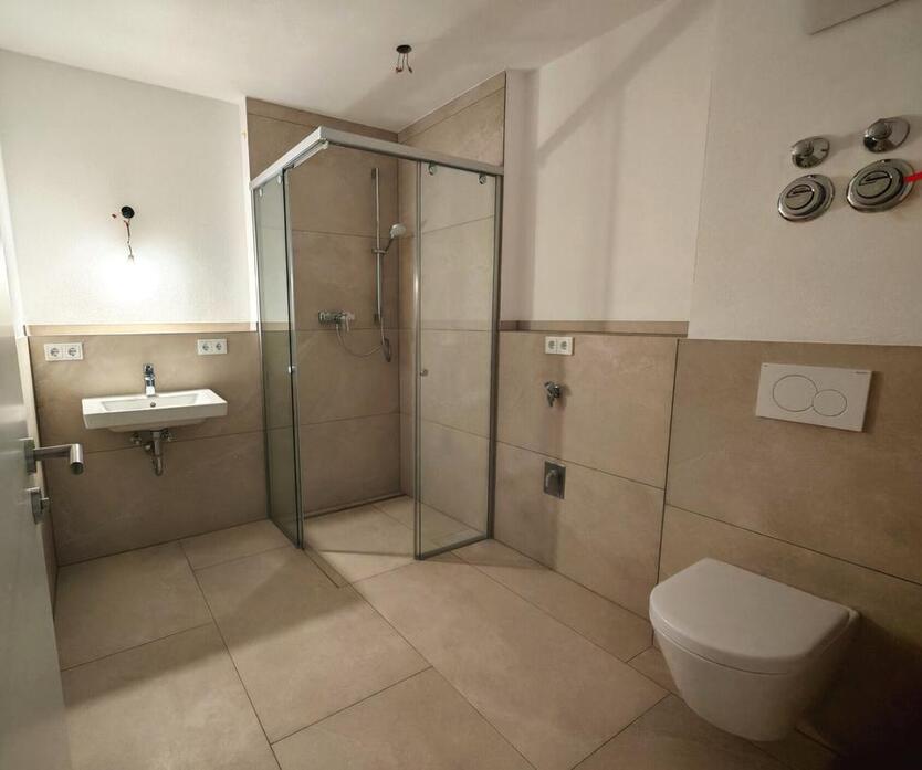 Hochwertiger Neubau – Barrierefreie 1-Zimmer-BalkonWohnung