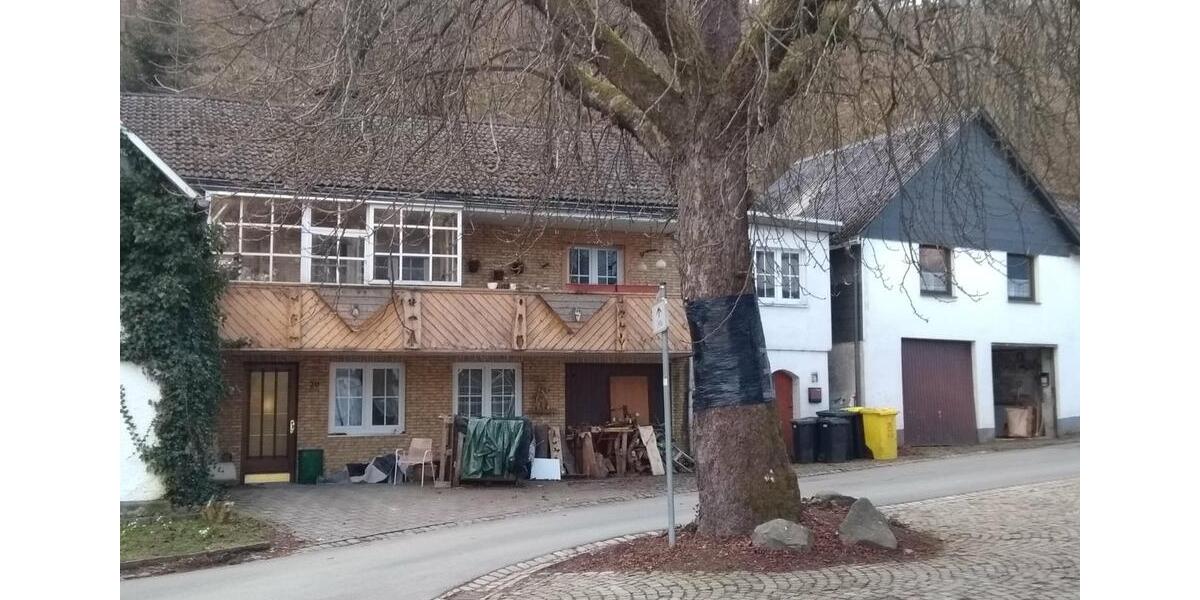 Doppelhaushälfte Olpe - 12 Zimmer, 200 m&sup2;, 950&euro; | Angebot:23580942