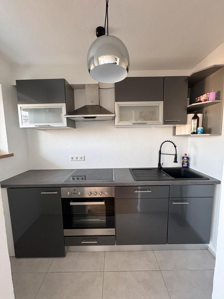 Luxuriöse Sanierte Mobilierte ca 40qm Wohnung 5 min bis Zentrum