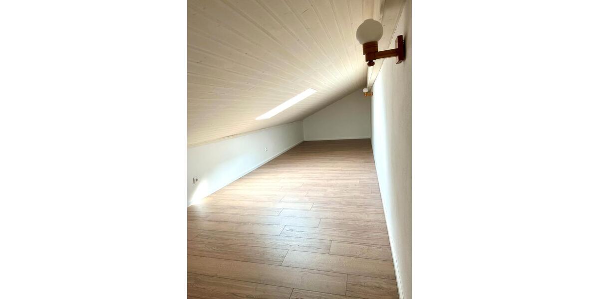 Dachgeschoßwohnung Bergen - 1.5 Zimmer, 64 m&sup2;, 890&euro; | Angebot:26577609