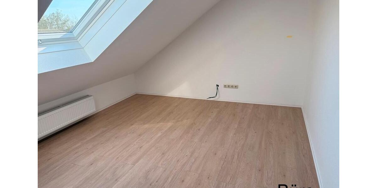 Dachgeschoßwohnung Neuhof - 3 Zimmer, 77 m&sup2;, 693&euro; | Angebot:26216085