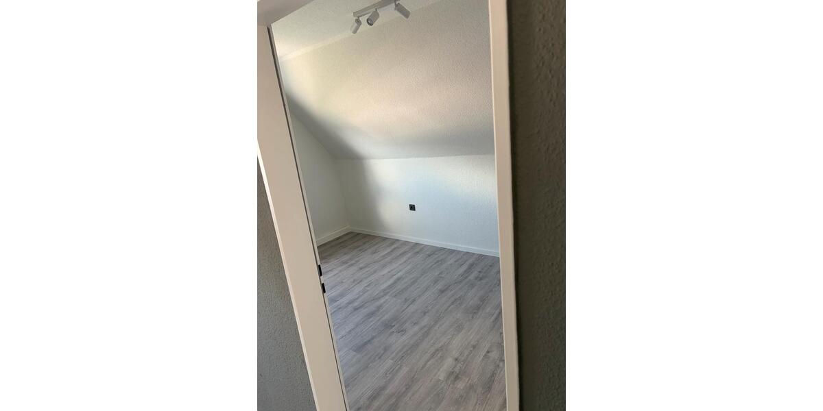 Dachgeschoßwohnung Rastede - 3 Zimmer, 80 m&sup2;, 700&euro; | Angebot:26660399