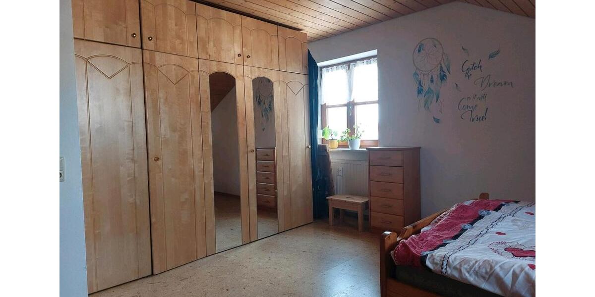 Dachgeschoßwohnung Bodenkirchen - 3 Zimmer, 90 m&sup2;, 820&euro; | Angebot:26250515