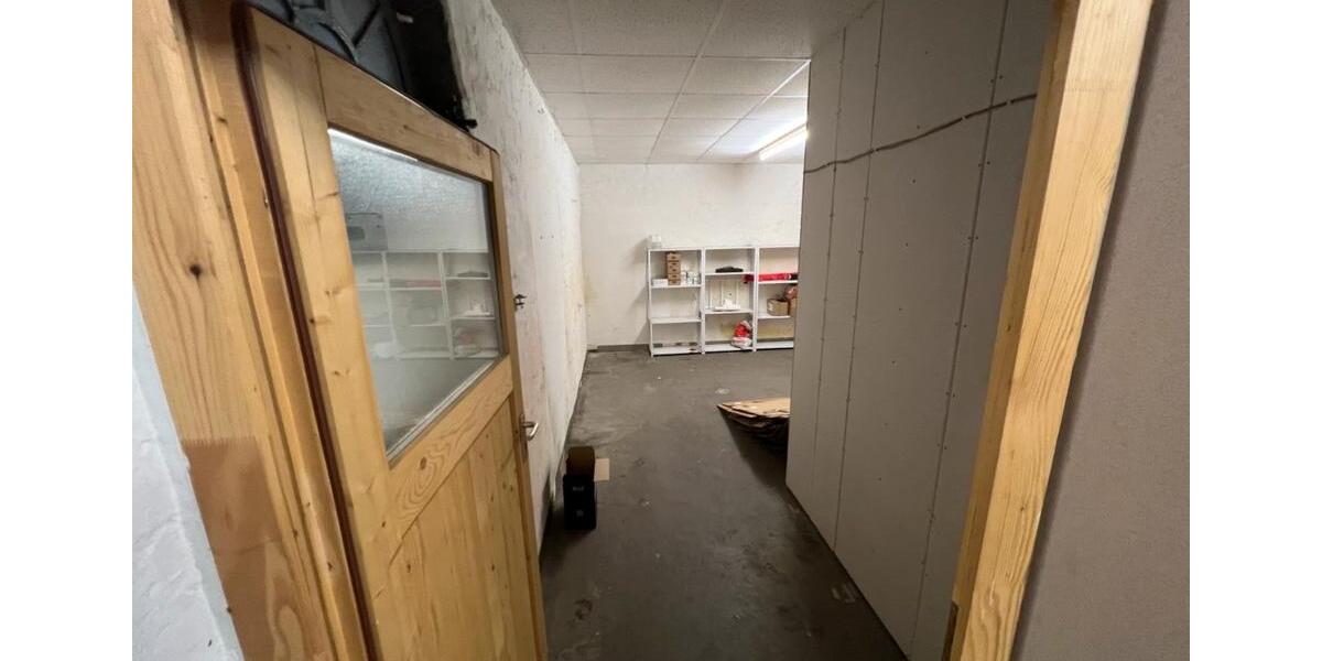 Etagenwohnung Wegberg - 5 Zimmer, 164 m&sup2;, 1.450&euro; | Angebot:24331848