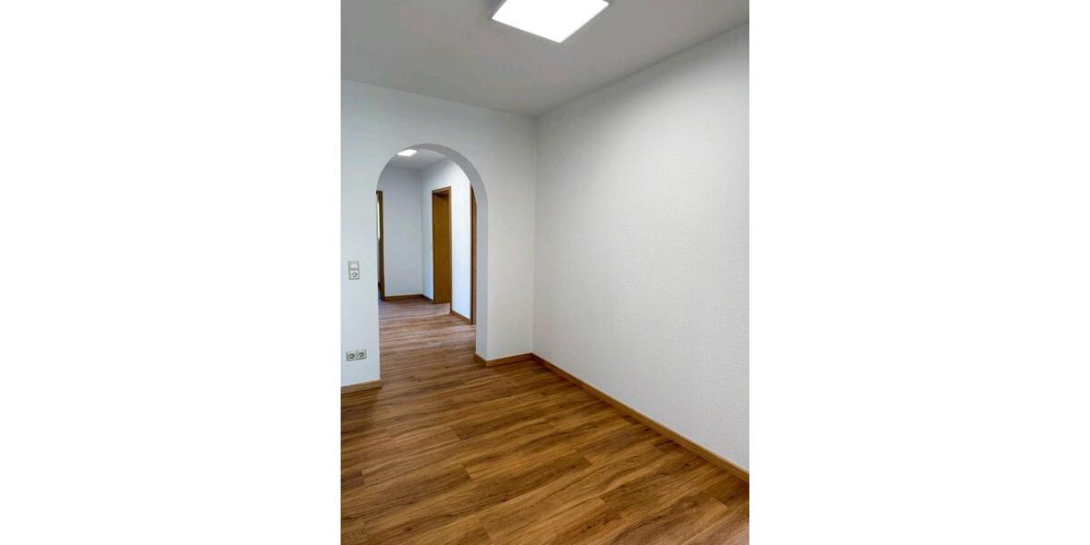 Erdgeschoßwohnung Steinwenden - 4 Zimmer, 150 m&sup2;, 1.450&euro; | Angebot:26592174