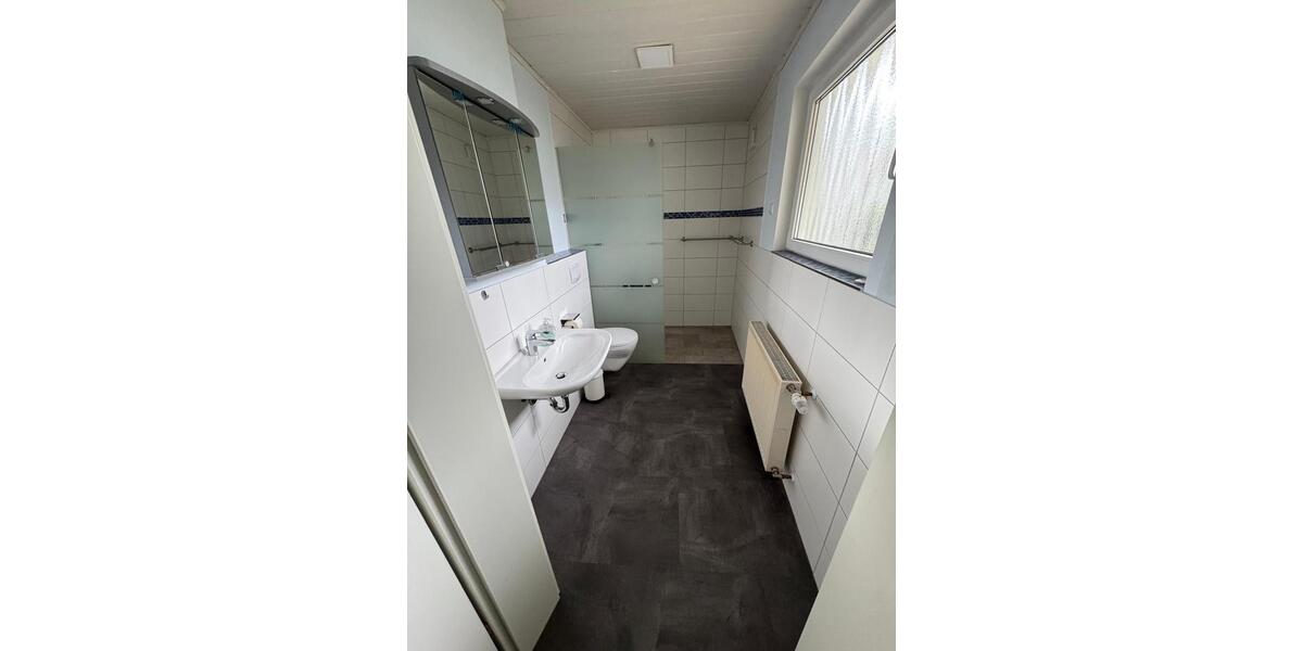 Wohnen auf Zeit Edenkoben - 7 Zimmer, 13 m&sup2;, 380&euro; | Angebot:25969588