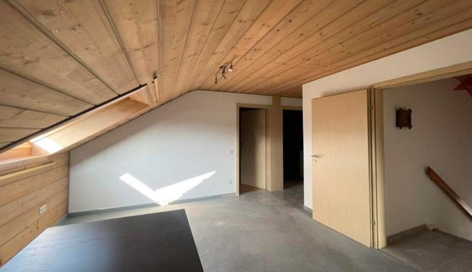 Dachgeschoßwohnung Bretzfeld - 3 Zimmer, 80 m&sup2;, 850&euro; | Angebot:24462853