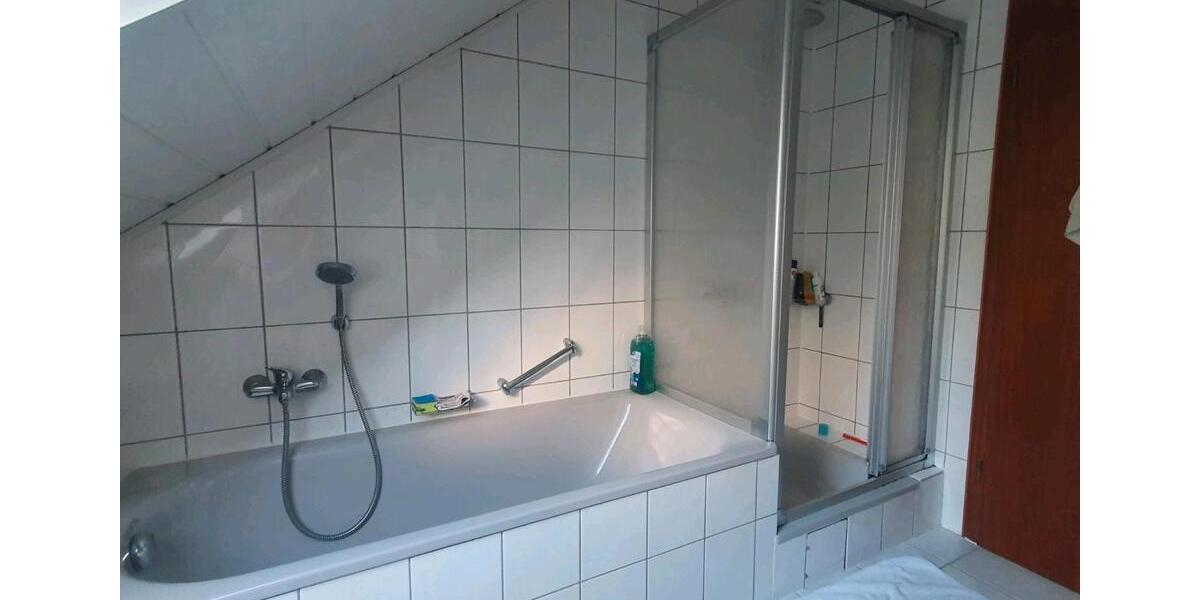 Dachgeschoßwohnung Netphen - 2.5 Zimmer, 78 m&sup2;, 765&euro; | Angebot:26646072