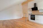 *** Gemütliche Dachgeschoss-Wohnung *** hochwertig ausgeführt und mit vollständiger Einbauküche ***