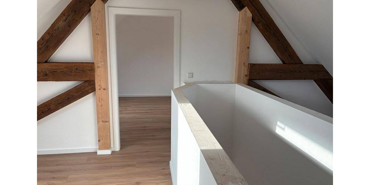 Dachgeschoßwohnung Kalkar - 4 Zimmer, 103 m&sup2;, 1.330&euro; | Angebot:25046415