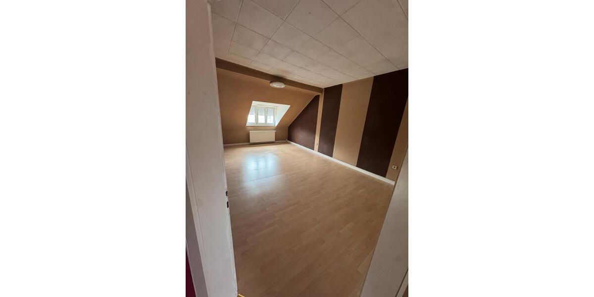 Dachgeschoßwohnung Rehlingen-Siersburg Siersburg - 4 Zimmer, 90 m&sup2;, 750&euro; | Angebot:25393481