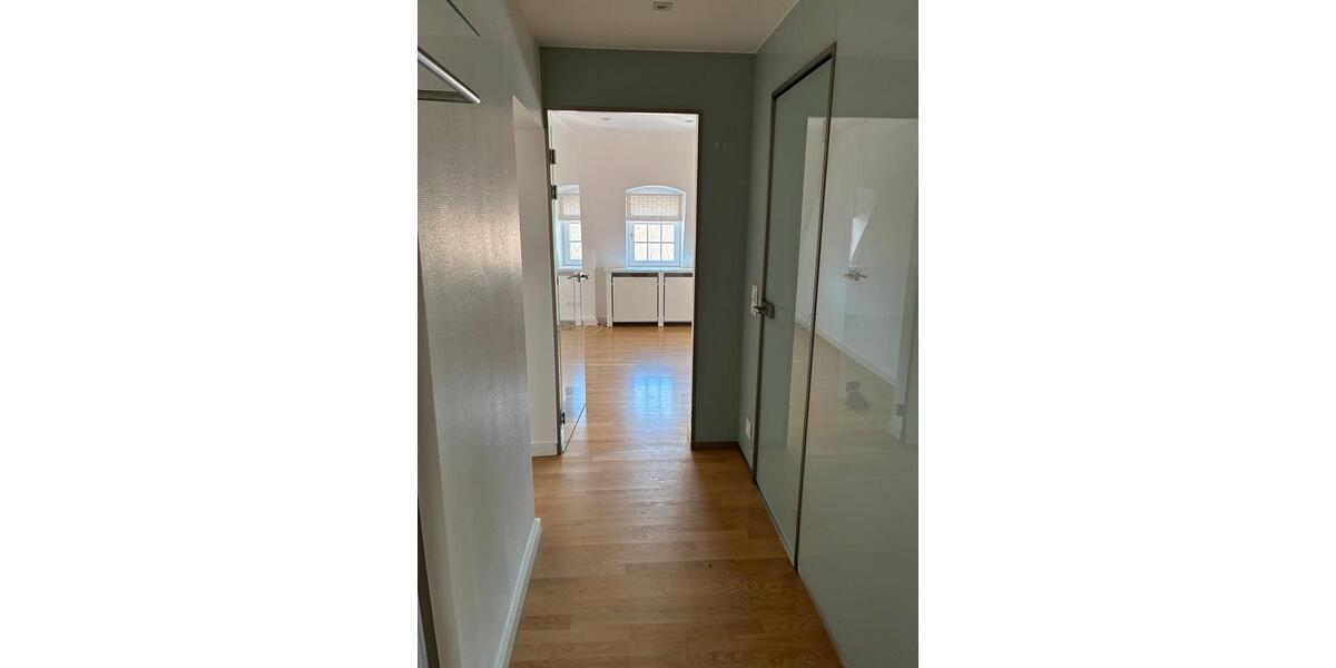 Dachgeschoßwohnung Coburg - 3 Zimmer, 100 m&sup2;, 1.250&euro; | Angebot:26413743
