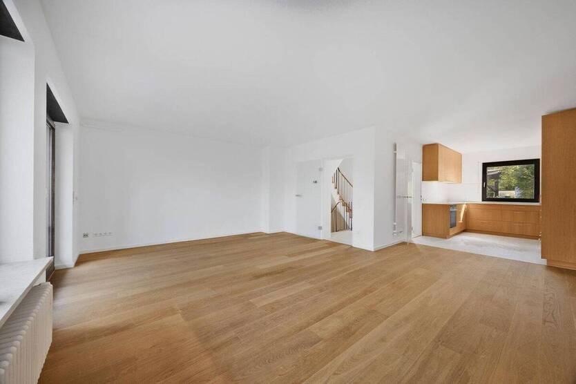 Modernes Reihenhaus mit Sauna & großem Garten in München 8 zimmer
