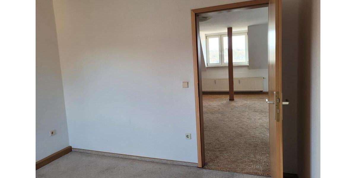 Etagenwohnung Crimmitschau - 2 Zimmer, 55 m&sup2;, 275&euro; | Angebot:26381427