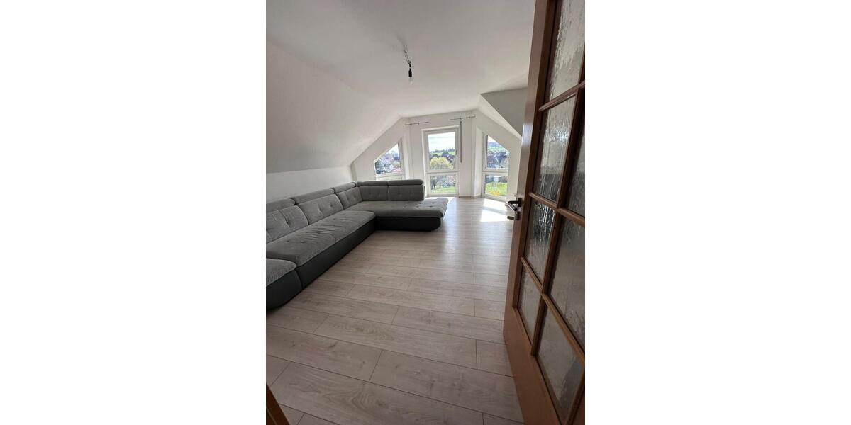 Dachgeschoßwohnung Lügde - 3 Zimmer, 80 m&sup2;, 500&euro; | Angebot:26294687