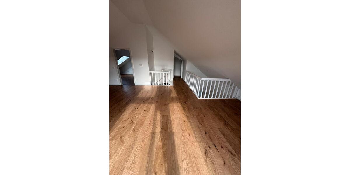 Dachgeschoßwohnung Nickenich - 4 Zimmer, 112 m&sup2;, 1.160&euro; | Angebot:25056591