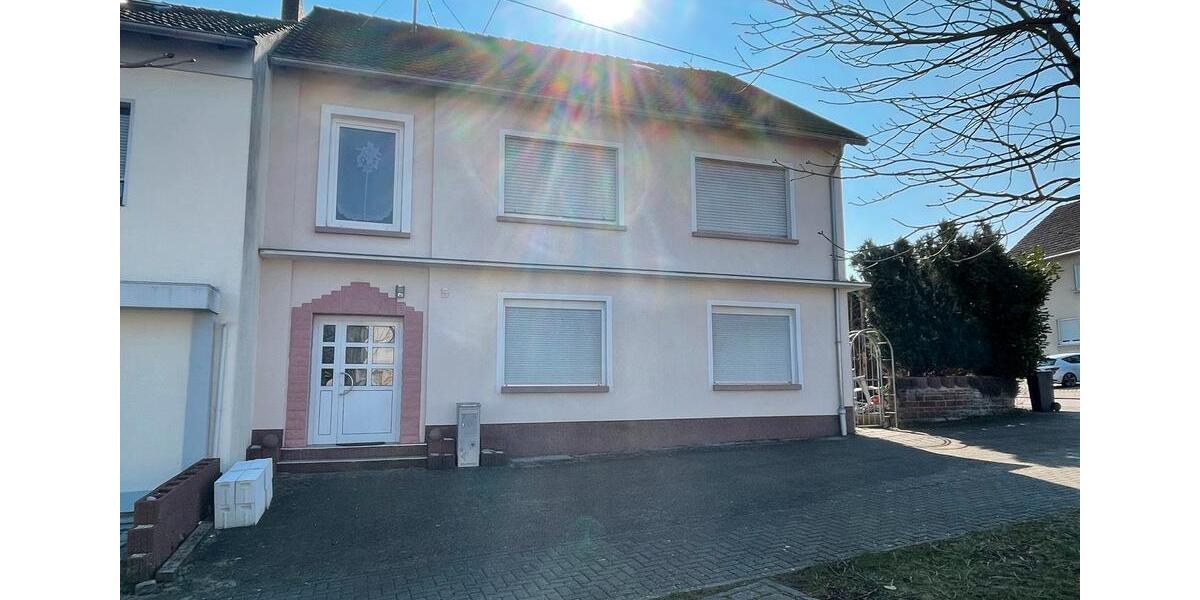 Etagenwohnung Merzig - 4 Zimmer, 110 m&sup2;, 1.000&euro; | Angebot:25990169