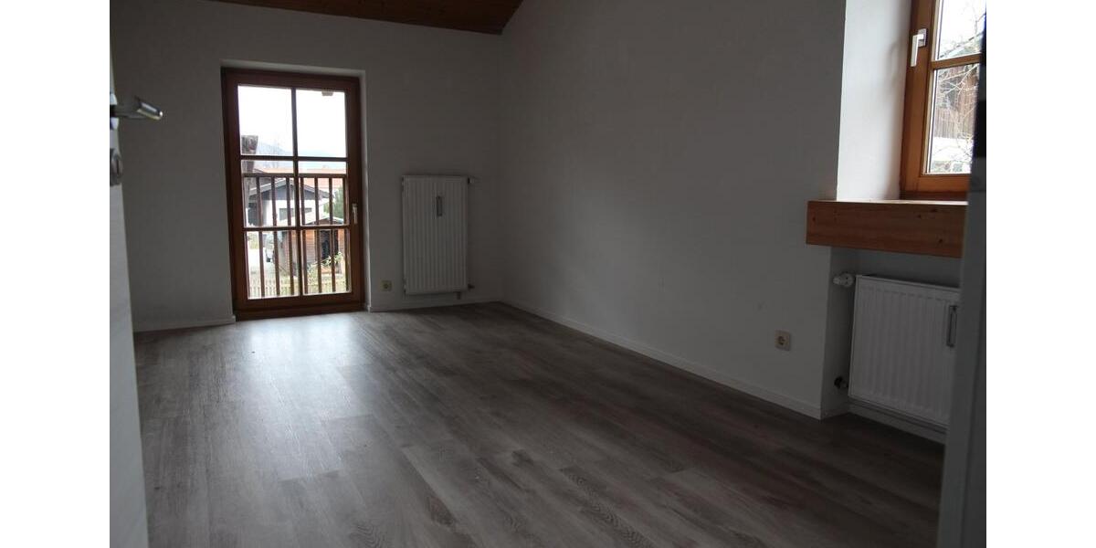Dachgeschoßwohnung Neubeuern - 4.5 Zimmer, 126 m&sup2;, 1.540&euro; | Angebot:25975861