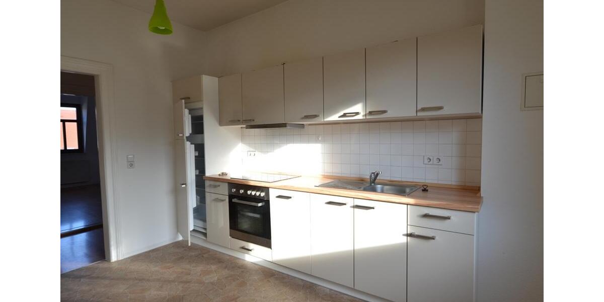 Sparen Sie sich glücklich mit uns! 3-Raumwohnung mit Einbauküche , Wannenbad & Laminat 3 zimmer