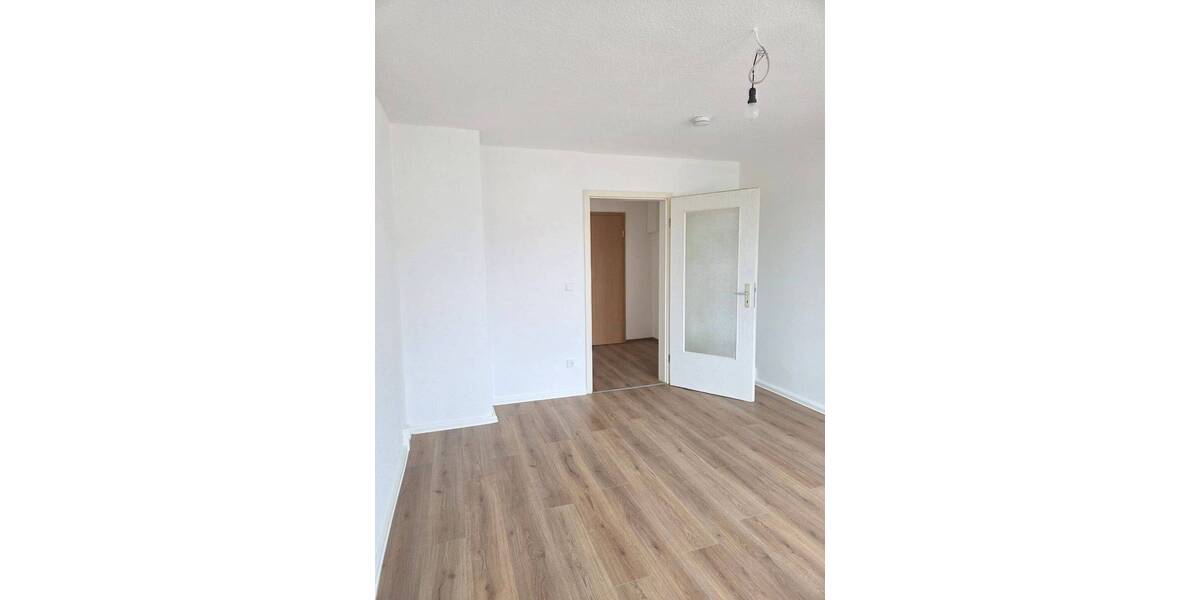 Etagenwohnung Waldheim Schönberg - 2 Zimmer, 51 m&sup2;, 285&euro; | Angebot:26584798
